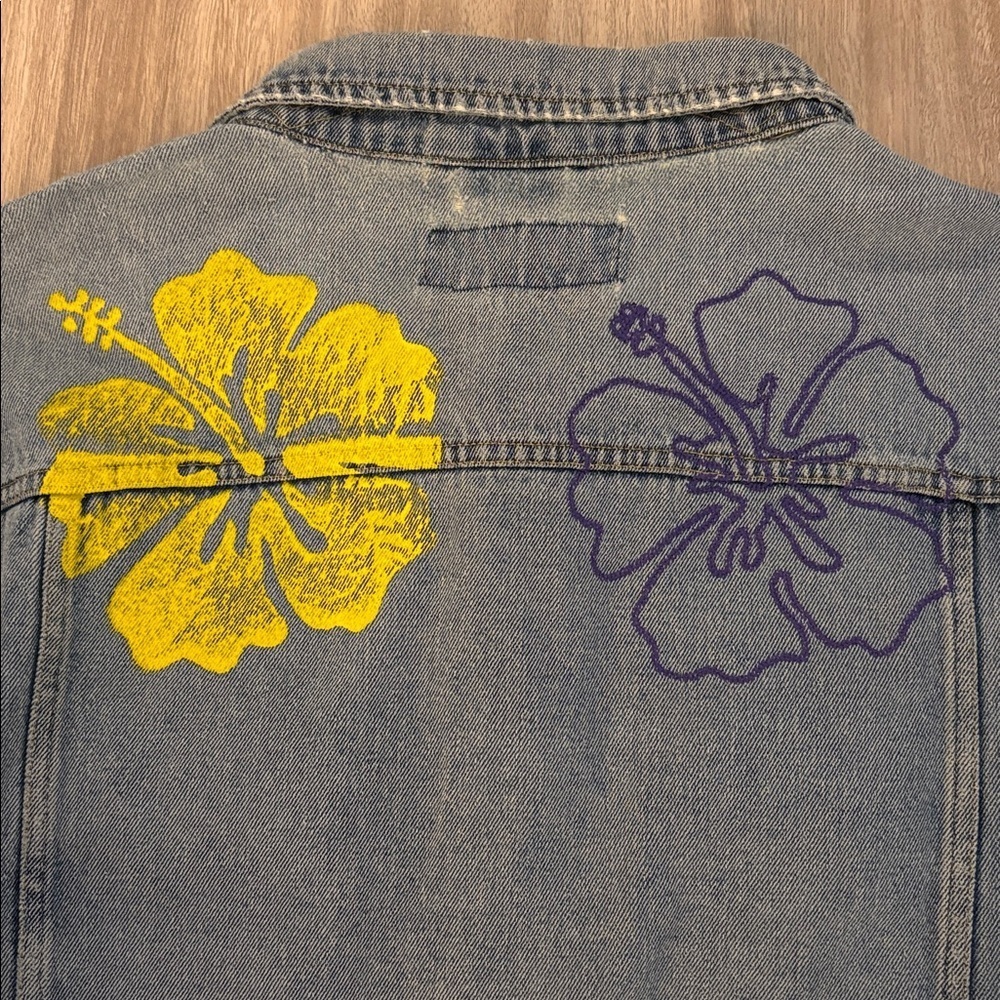 New Free People x Tricia Fix Hibiscus Floral Distressed Jean Jacket Women’s XL - Picture 14 of 16